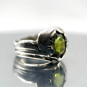 Vintage Natural Peridot 925 Sterling Silver Ring